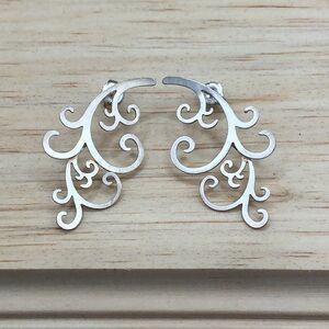 Vintage KLM/Kathy Lynn Mayeda artisan made modernist style leafy earrings 925.